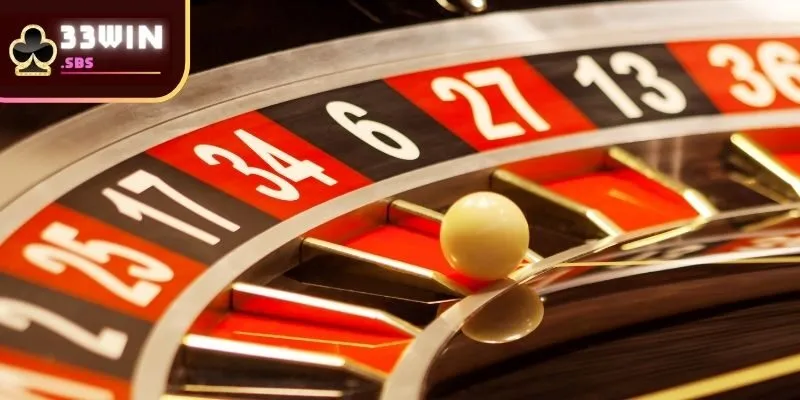 Bàn cược và bánh xe Roulette dễ hiểu